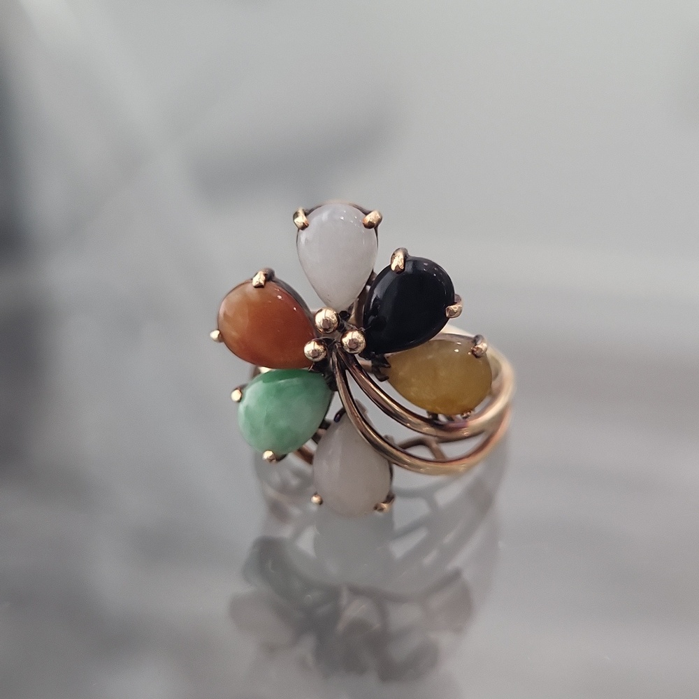 Multi-Stone Teardrop Jade Ring - 14k Gold - Vintage- Size 4.5